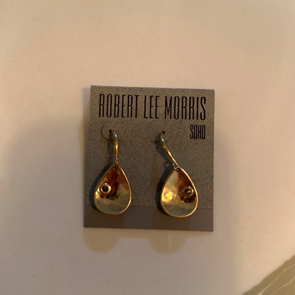 Gold earrings